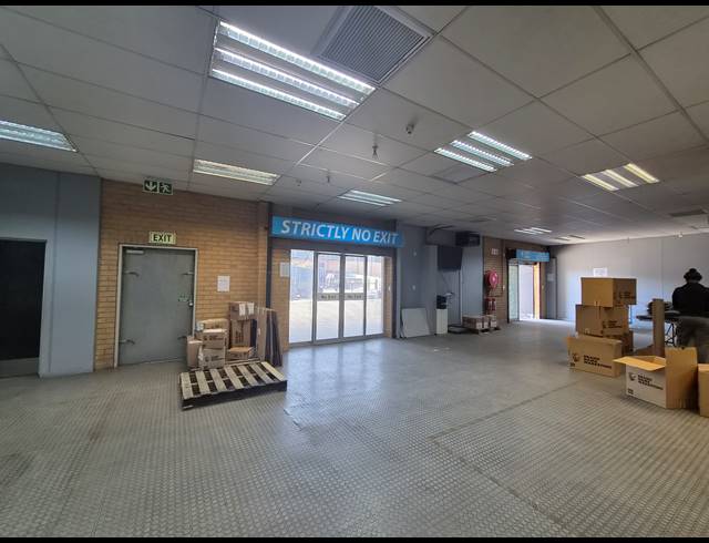 3,137M² WAREHOUSE TO LET IN ALLANDALE